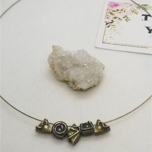 Aztec floating chunk‎ necklace